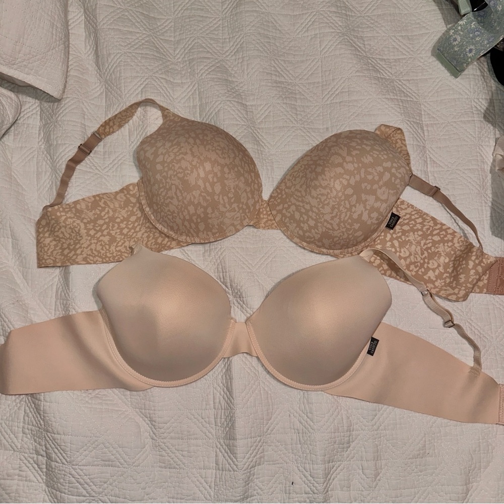 Vince Camuto bras 40D, set of 2